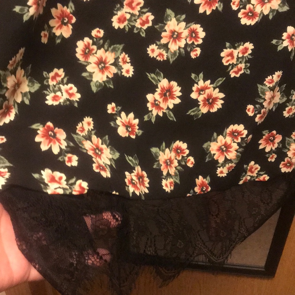 Floral top - Picture 3 of 3